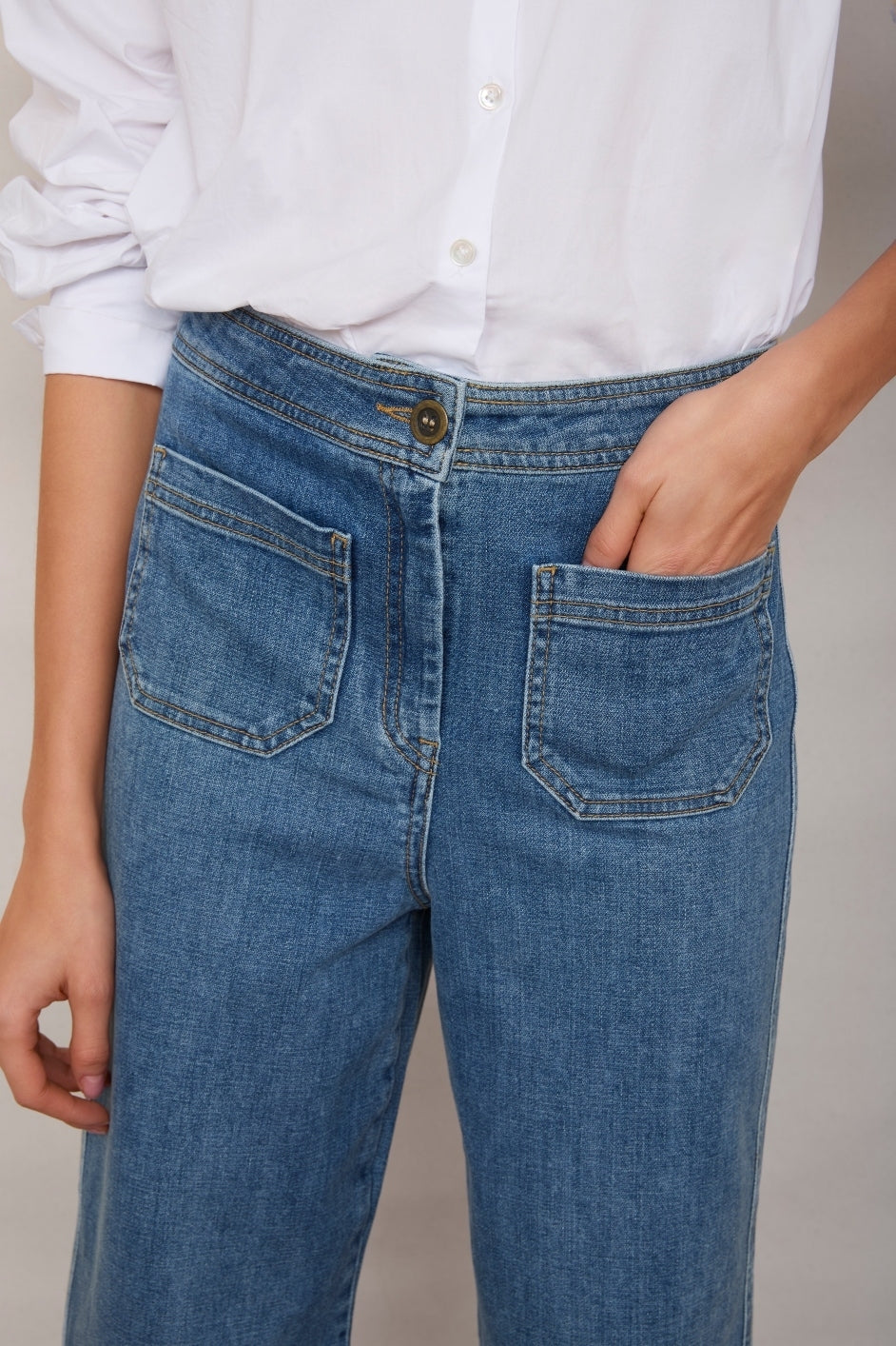 Allie Flare Cropped Jean - Light Wash