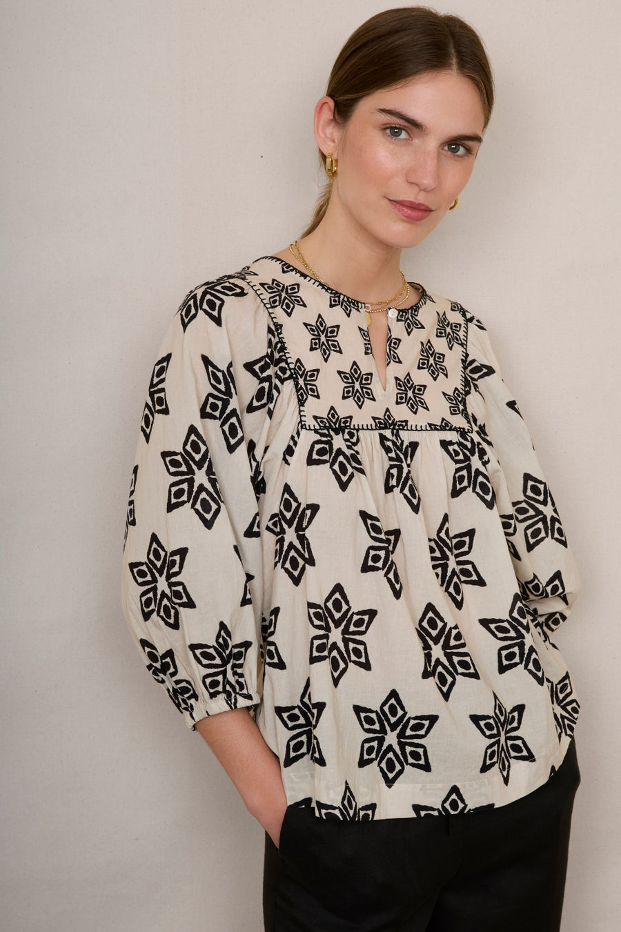 Asley Geo Blouse - Ivory/Black Ikat