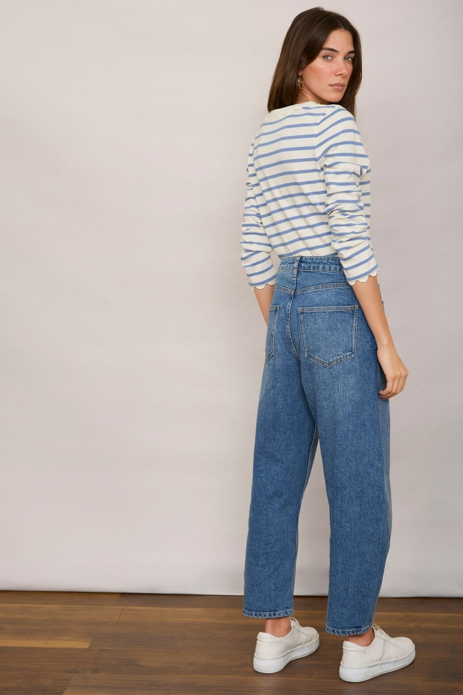 Cassia Barrel Jean - Mid Wash