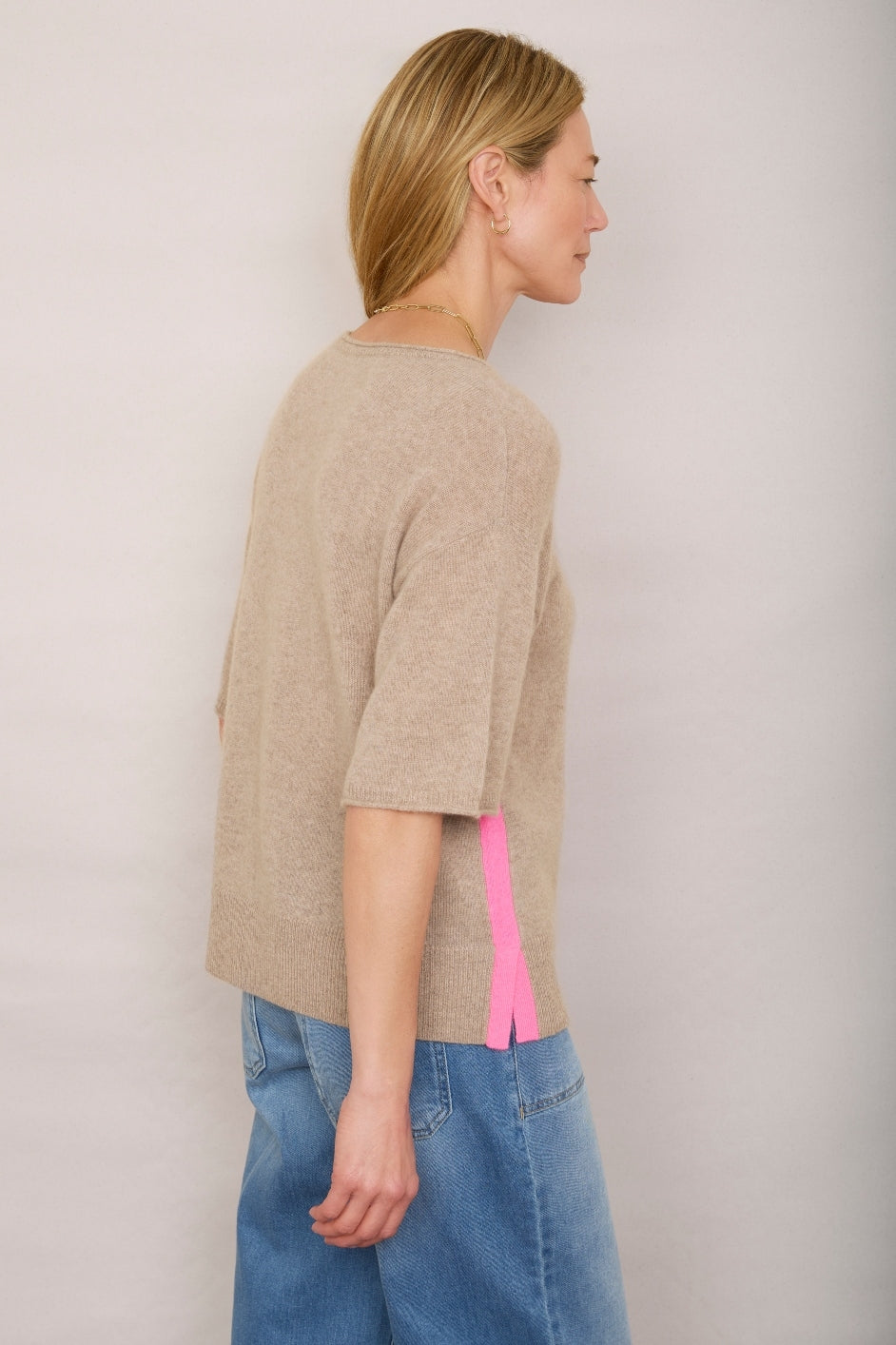 Chrissie Cashmere T-Shirt - Oat/Neon Pink Colourblock