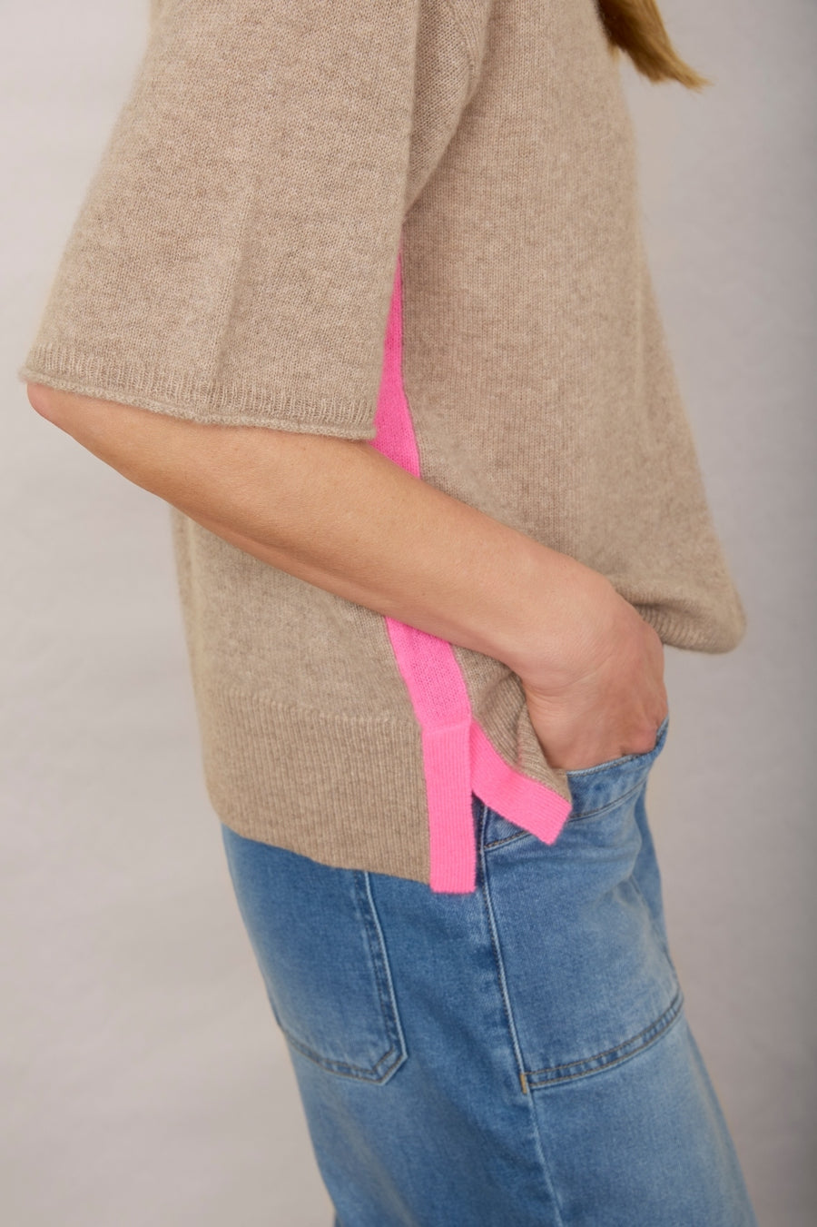 Chrissie Cashmere T-Shirt - Oat/Neon Pink Colourblock