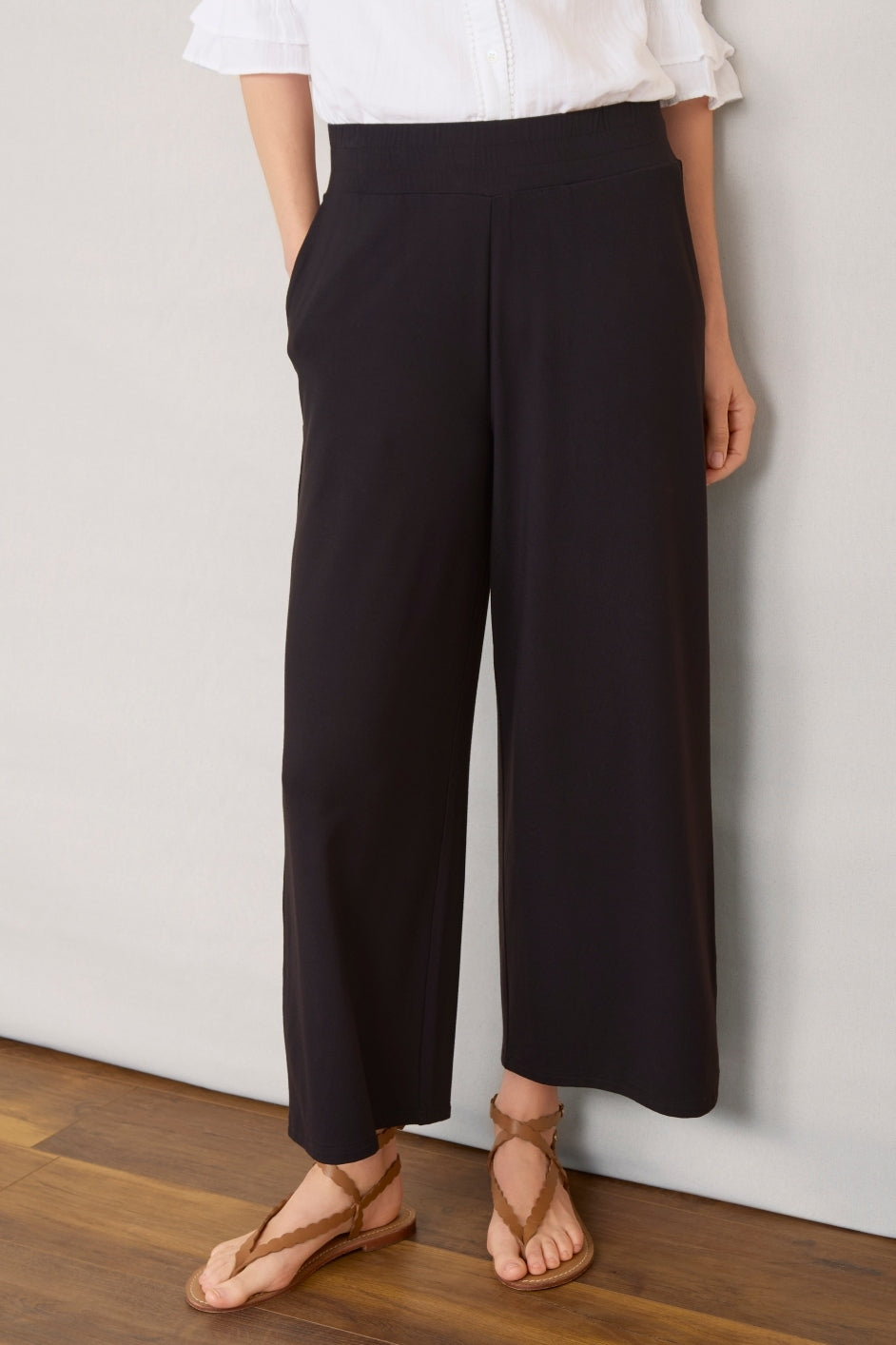 Delphine Cropped Pull On Trouser - Black