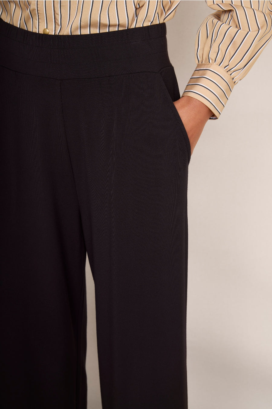 Delphine Pull On Trouser - Black