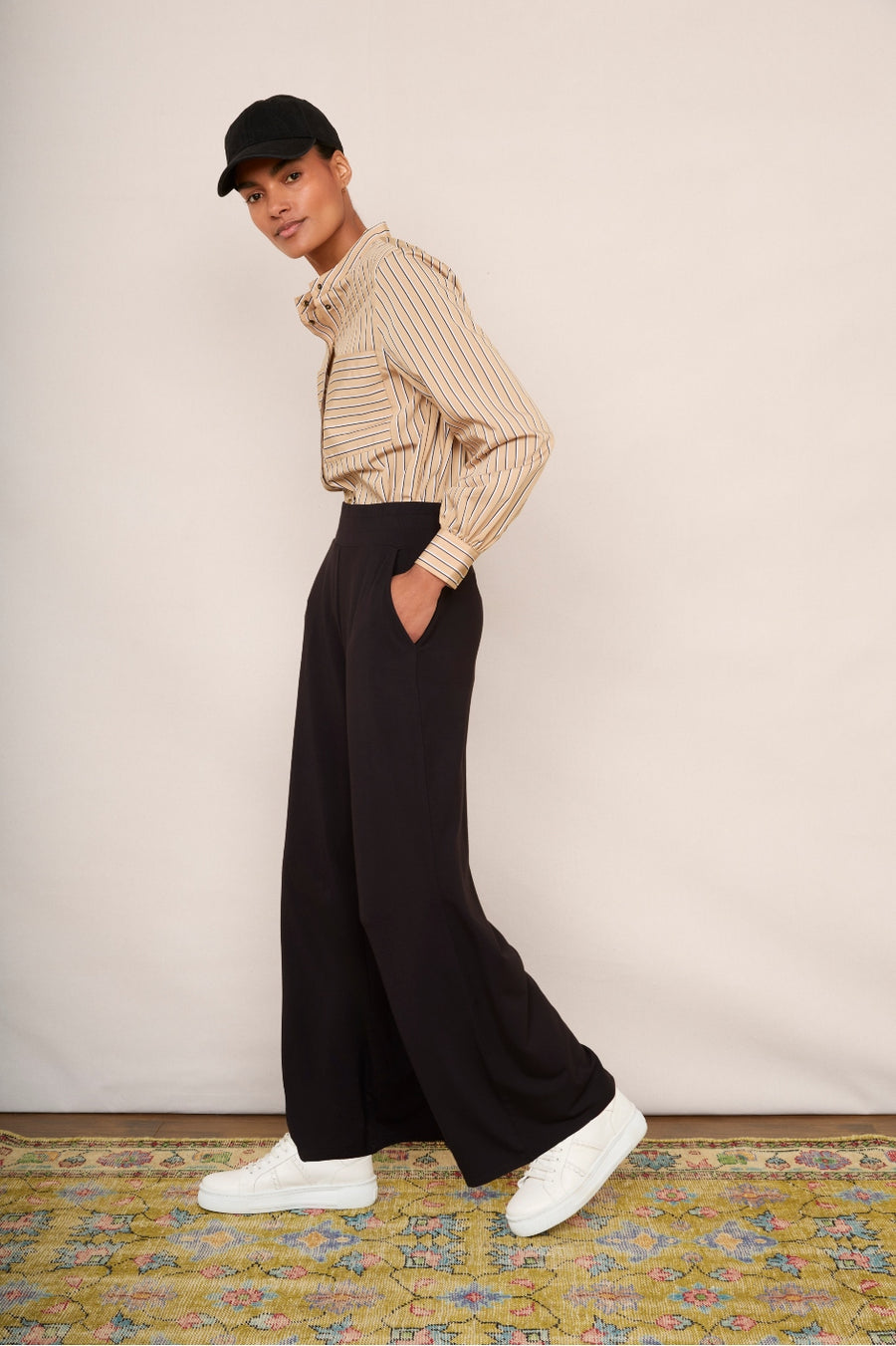 Delphine Pull On Trouser - Black