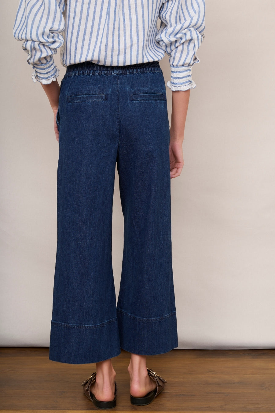 Elle Wide Leg Cropped Jean - Mid Wash