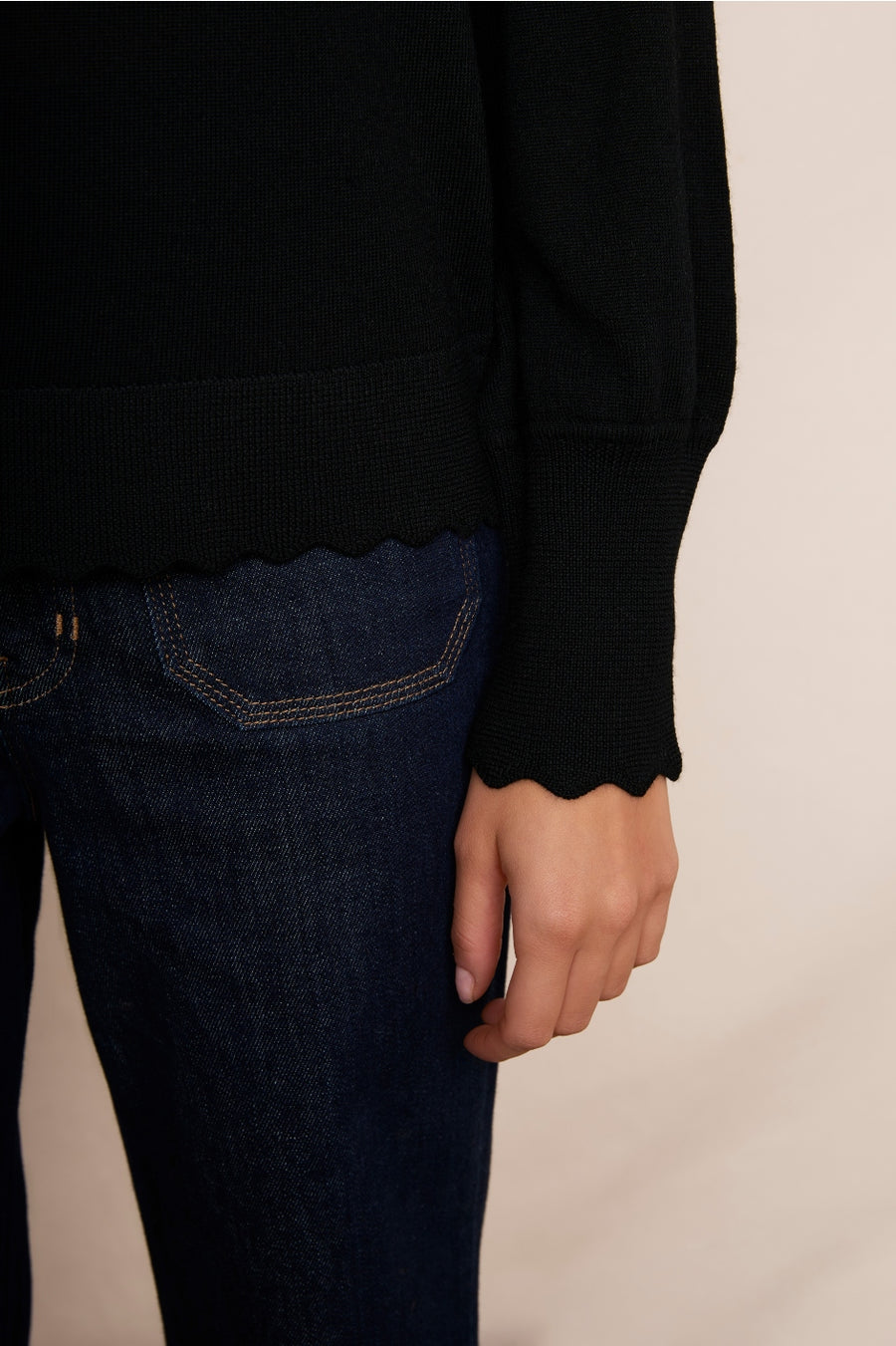 Fleurine Scallop Jumper - Black