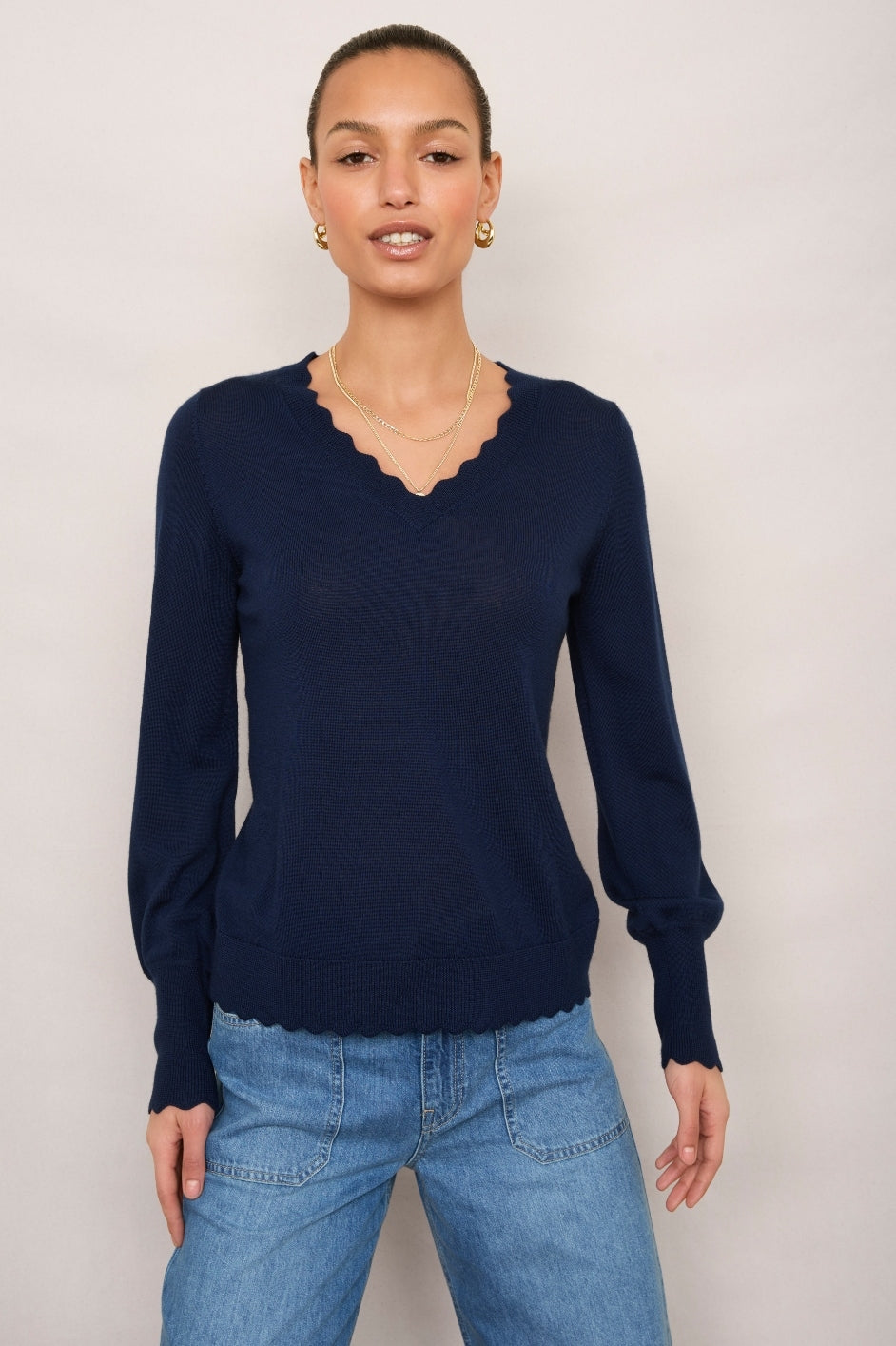 Fleurine Scallop V-Neck Jumper - Midnight