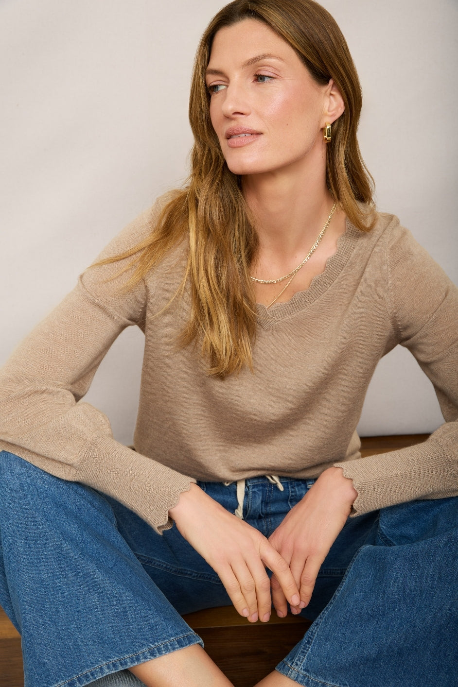 Fleurine Scallop V-Neck Jumper - Oat Marl