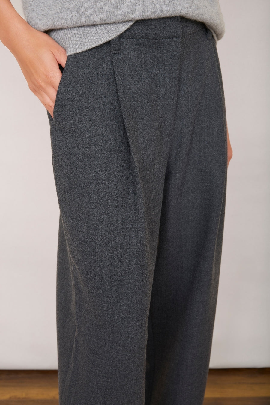 DB X Wyse Pleat Front Trouser - Charcoal