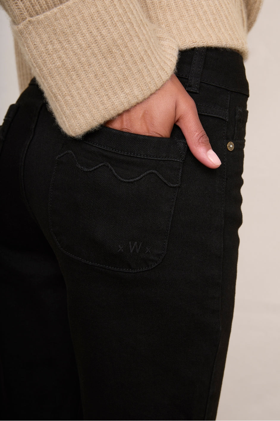 Harper Slim Leg Jean - Black