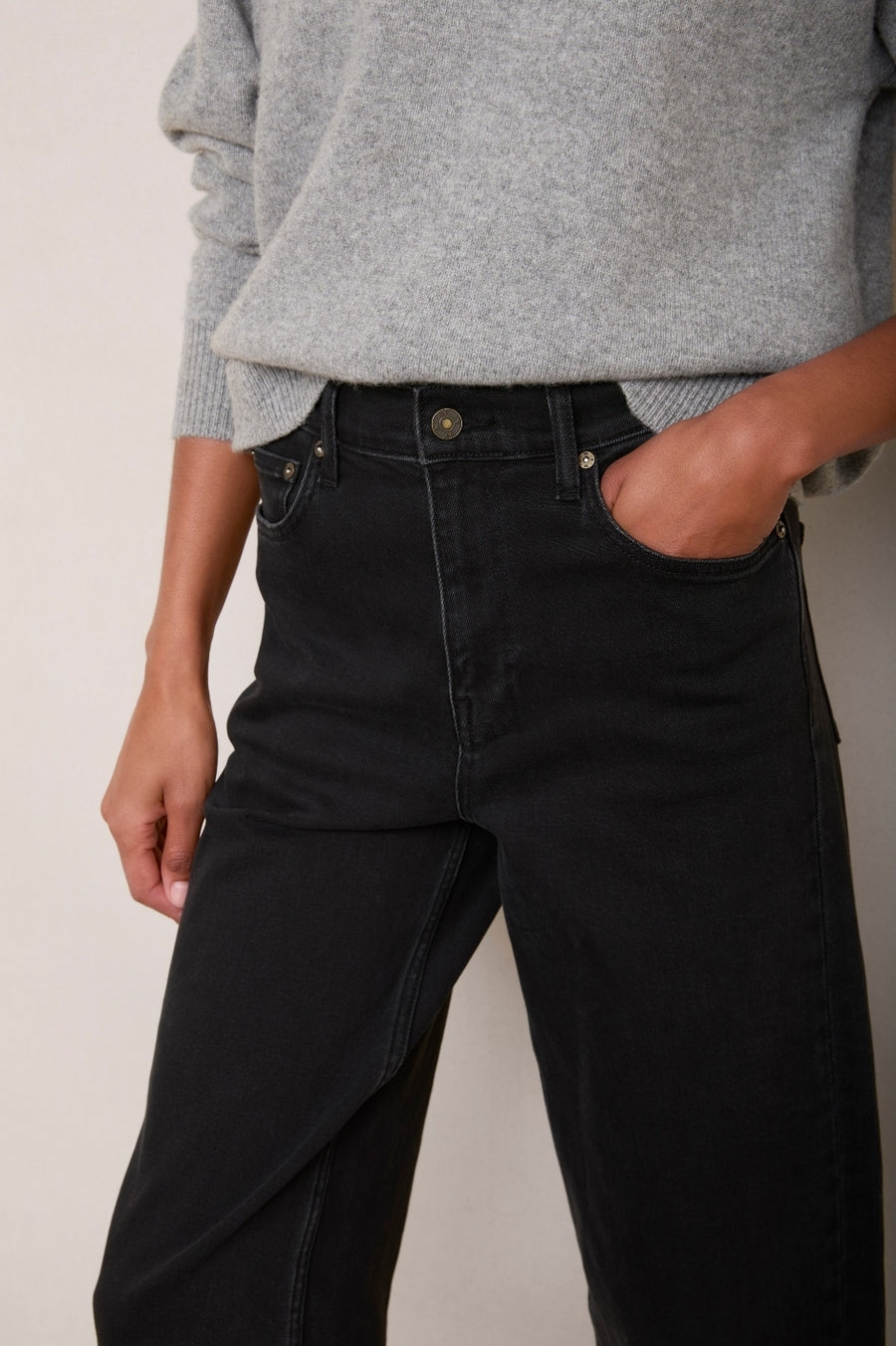 Lula Barrel Jean - Washed Black