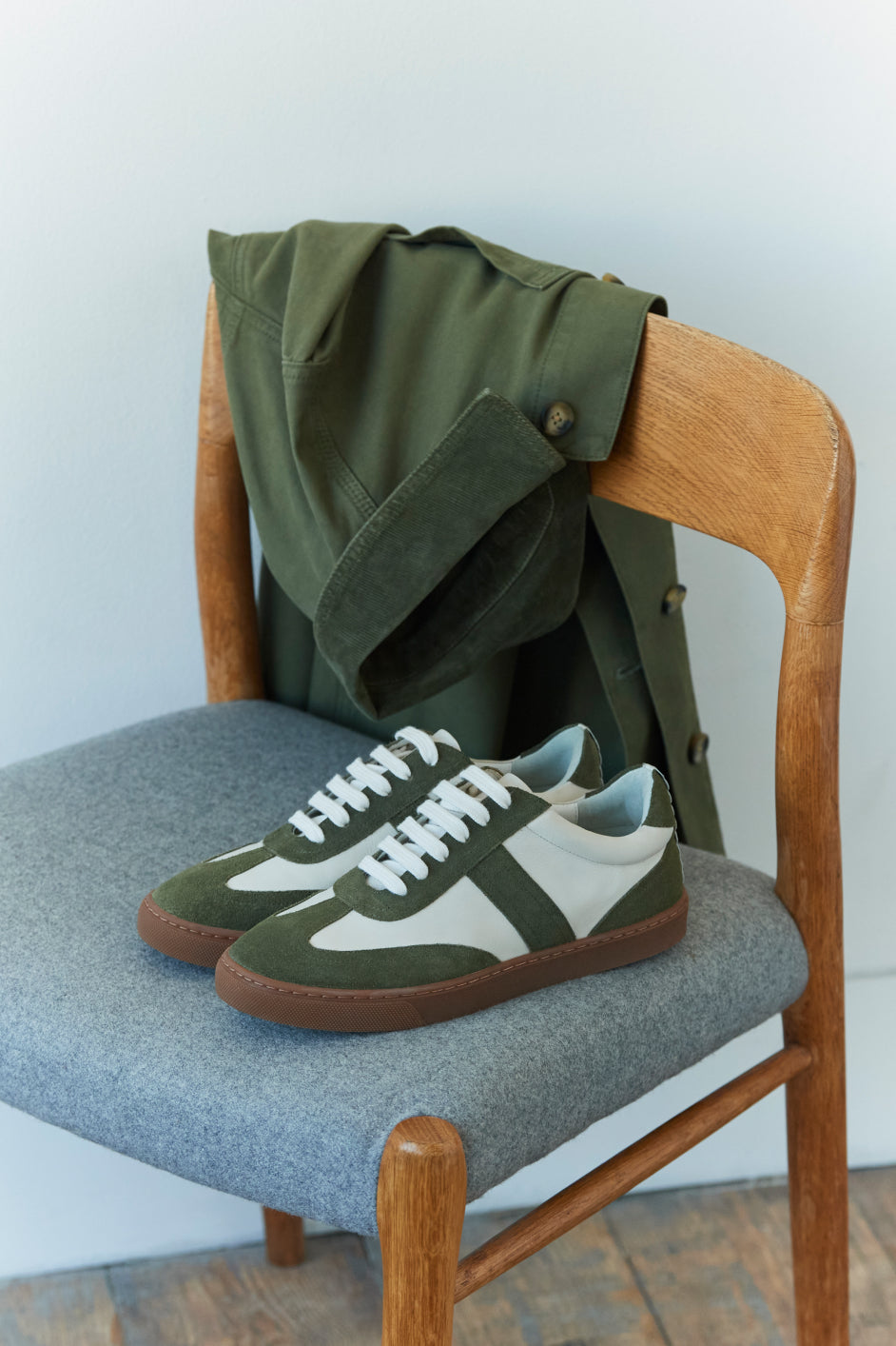 Gigi Leather Trainer - Ivory/Olive Green