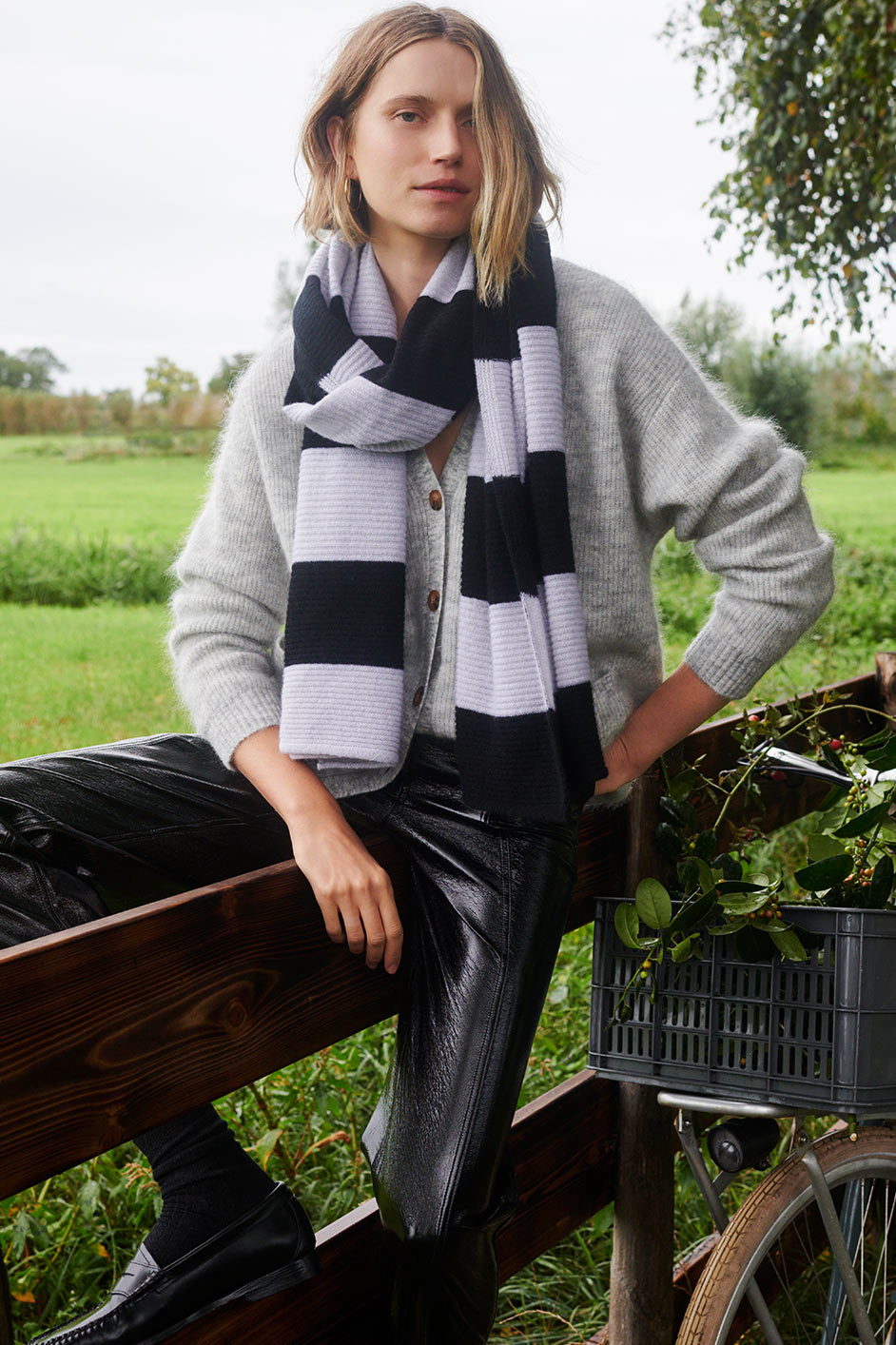 Delia Cashmere Scarf - Silver/Black