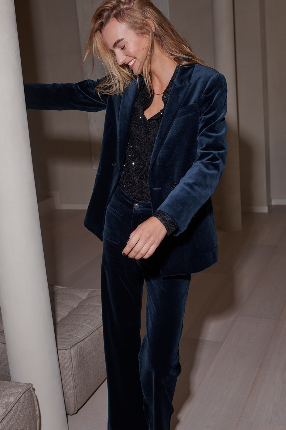 Juniper Velvet Blazer - Deep Midnight