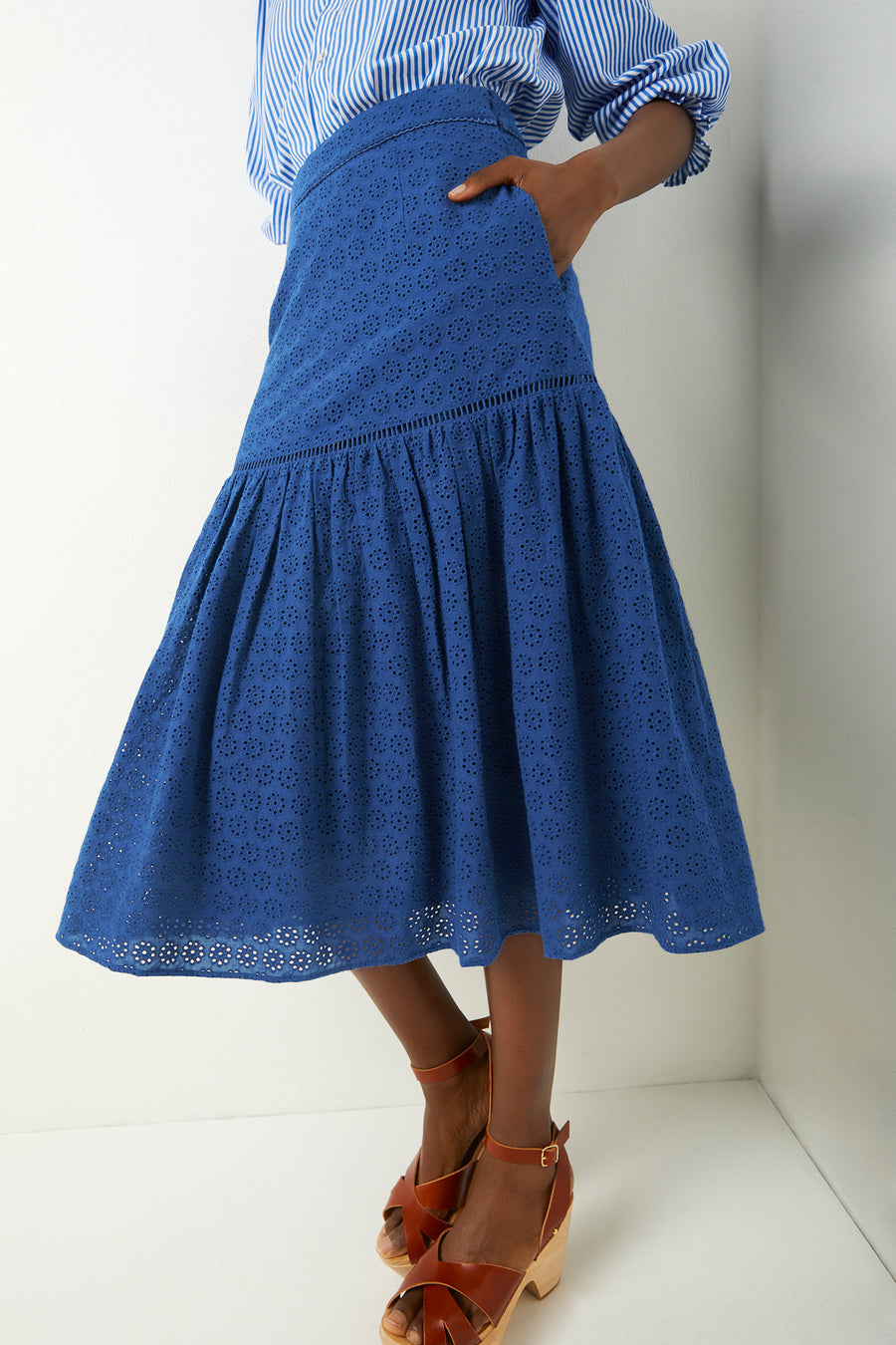 Danielle Daisy Broderie Skirt - Marine Blue